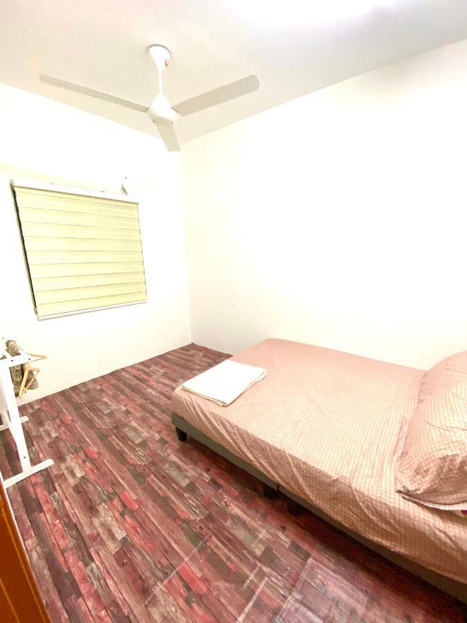Raees Homestay Kampong Tanjong Minyak Екстериор снимка